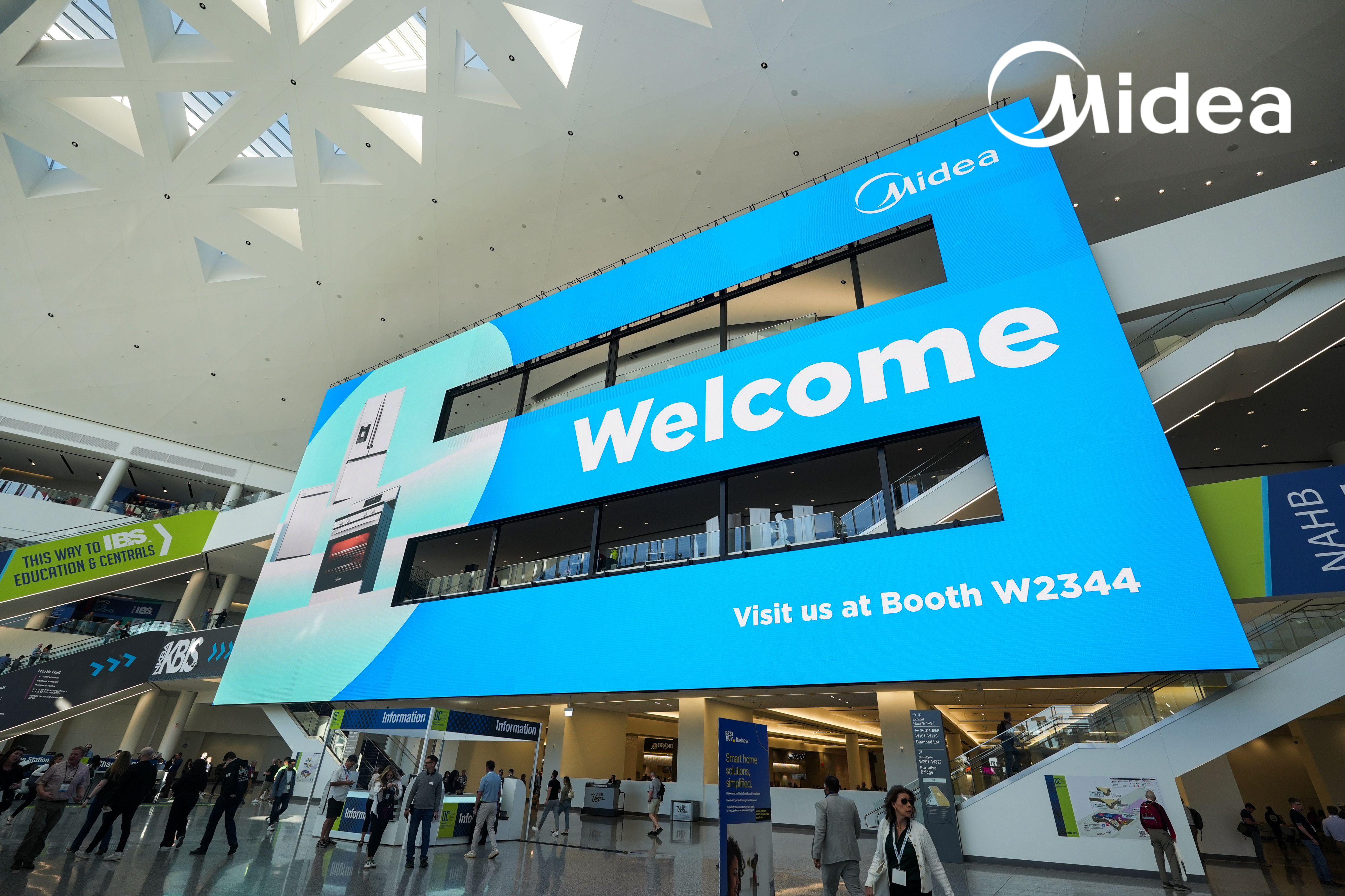 WYM01482-opq3500462663