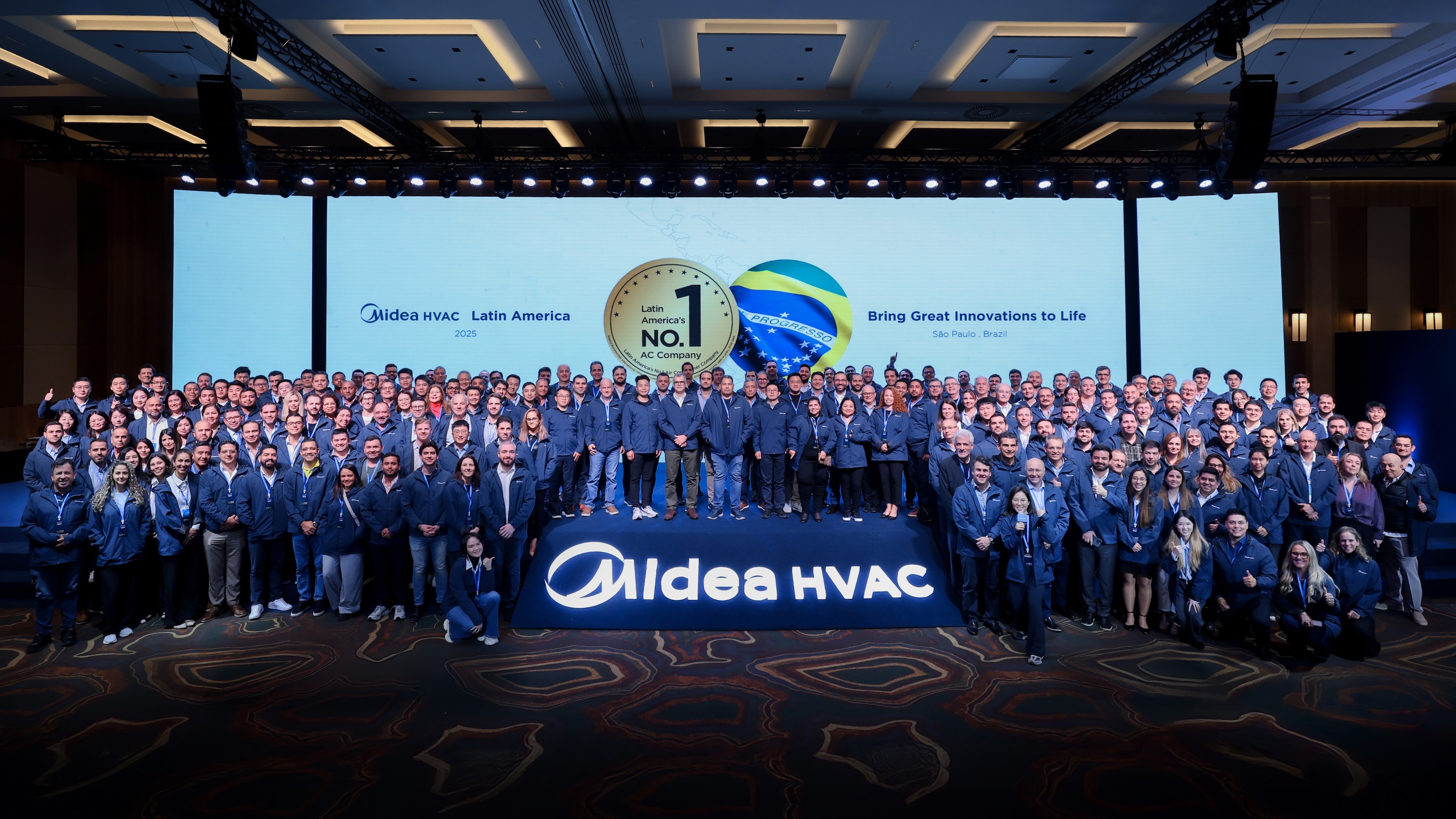 携手共赢-暖通经销商大会共绘新篇-1